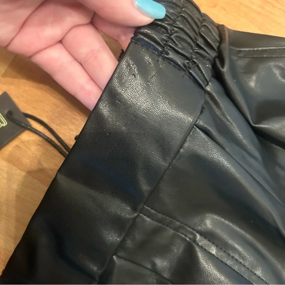 Blank NYC NWT Faux Leather Night Crawling Pants - Picture 10 of 12